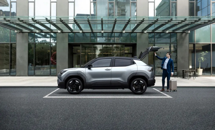 Suzuki e-Vitara gallery slider 7