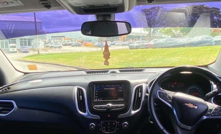 Inchcape Barbados: Chevrolet 1.5L Chevrolet Equinox SUV LT (1XH26R 1SB)  (Stock Number: LV0011680) slider 3