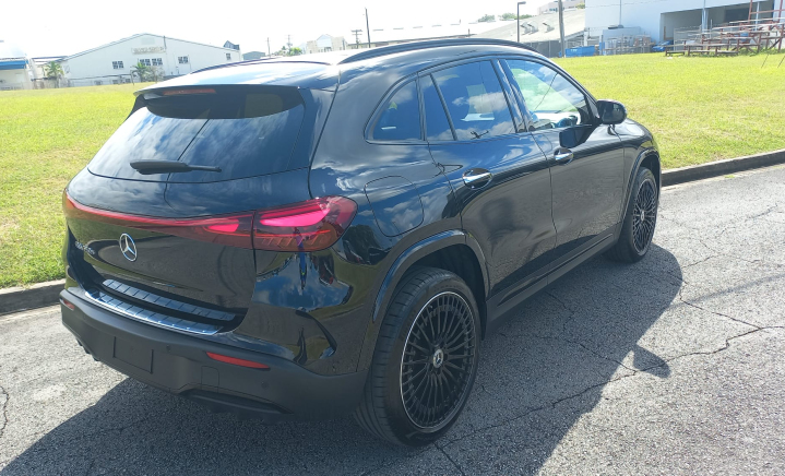 Inchcape Barbados: MERCEDES EQA250+ AMG LINE Premium  (Stock Number: LV0012404) slider 2