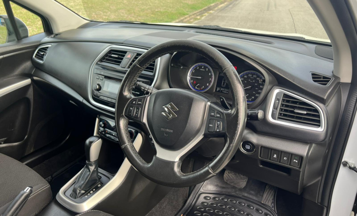 Inchcape Barbados: SUZUKI S-Cross Hatch 6AT 2WD (KK1C1XJADFB94)  (Stock Number: LV0014608) slider 3