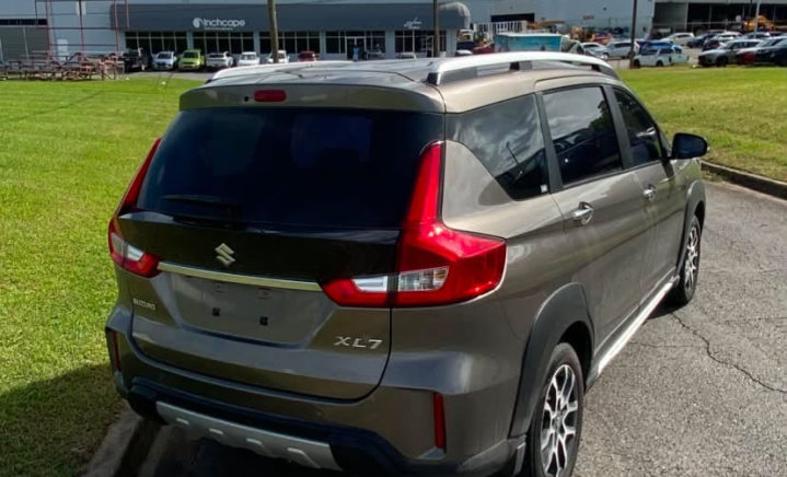 Inchcape Barbados: SUZUKI XL7 5Dr SUV 1.5 GLX TS 2WD (AXB415XA85233)  (Stock Number: LV0015356) slider 3